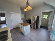 2 bdrm   den 2nd for suite. Heat & water included - Photo 3