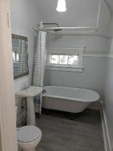2 bdrm   den 2nd for suite. Heat & water included - Photo 7