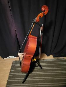 Cello with stand - Photo 2