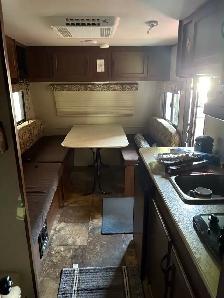 travel trailer - Photo 3