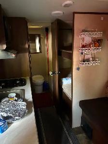 travel trailer - Photo 7
