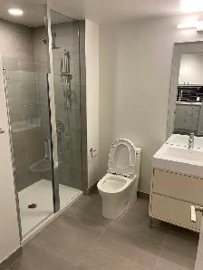 1bdrm   1 bath Condo @ Bathurst & Niagara St available Aug 1 - Photo 2
