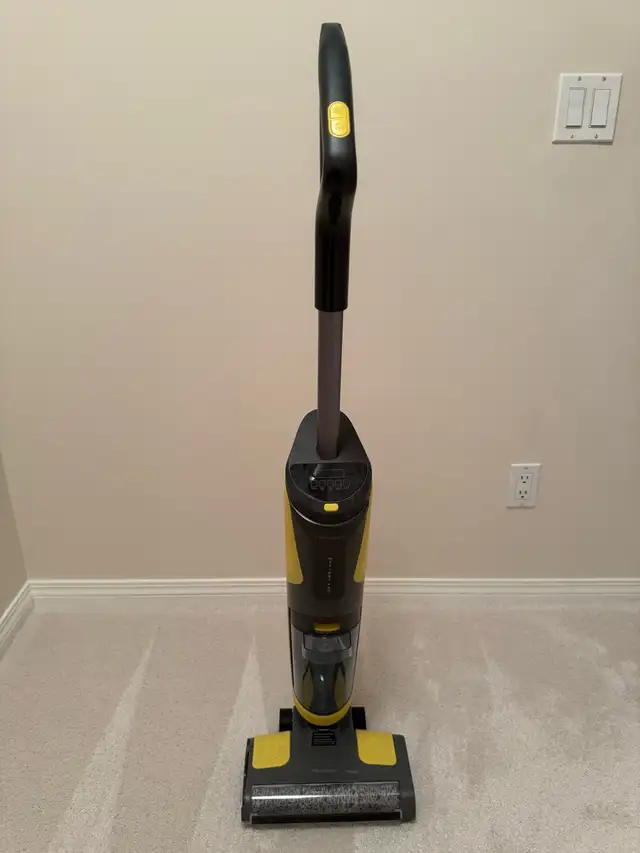 Frigidaire High Powered 2-in-1 Cordless Wet/Dry Vacuum