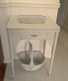 Sewing table in soft green colour - Repurposed - Photo 3
