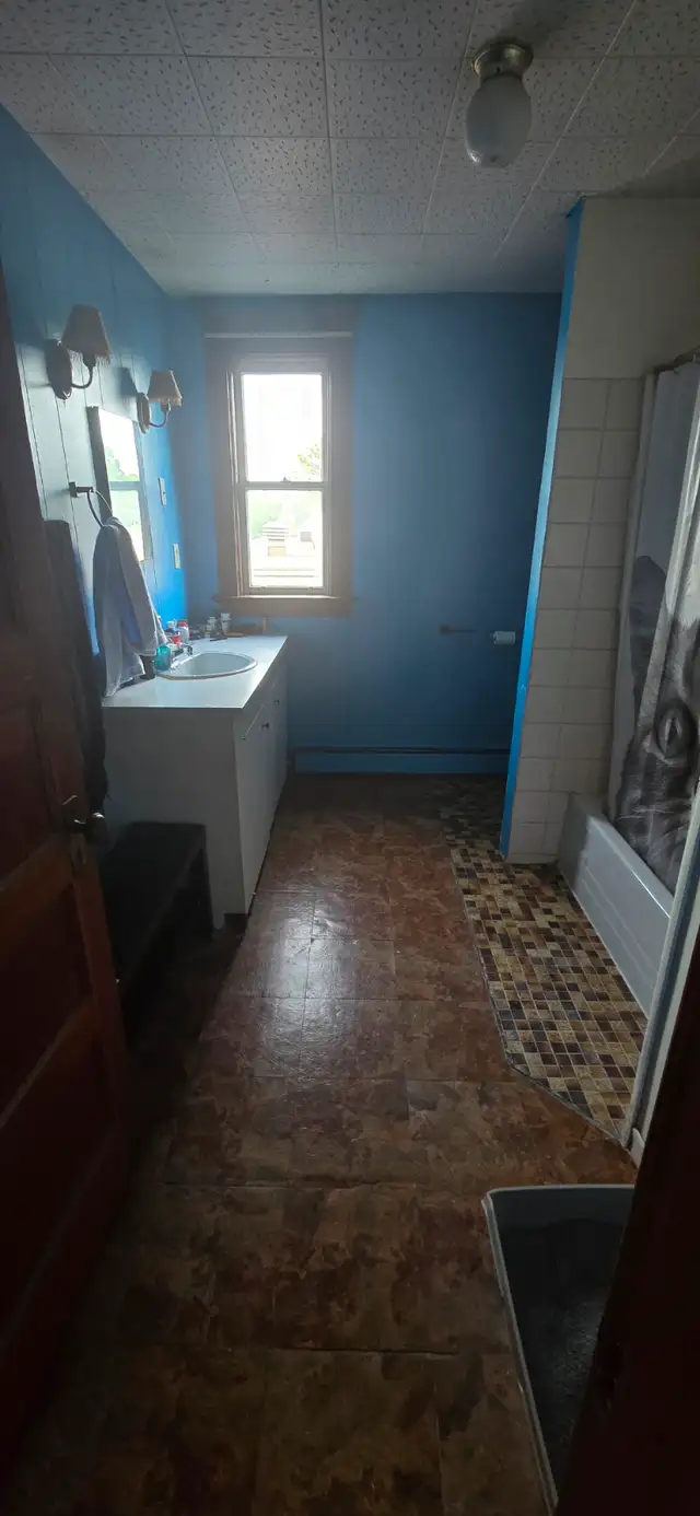 Appartement, Grand 2 1/2 près du centre ville de Sherbrooke