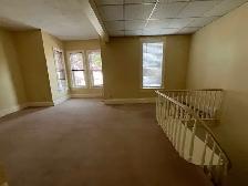 CHEERFUL, SPACIOUS 2BR IN HEART OF WATERLOO - Photo 4