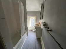 CHEERFUL, SPACIOUS 2BR IN HEART OF WATERLOO - Photo 8