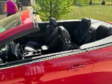 Enjoy summer in this convertible - Photo 5