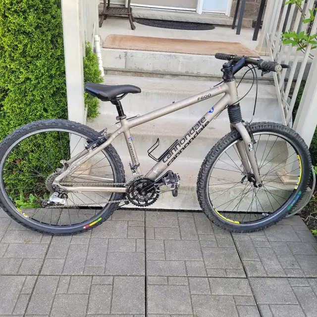 Cannondale F600 Mountain Bike