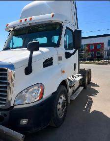 2013 Frightliner Cascadia Day Cab Manual - Photo 3