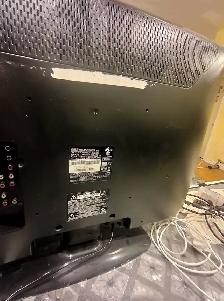 32 Inch LCD Philips HD TV Monitor HDMI input and surround sound - Photo 5