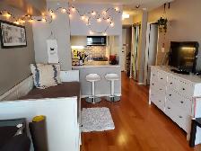 Condo for rent - 633 Bay Street - Bedroom and Solarium
