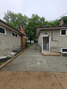 LEGAL BASEMENT SUITE - 2 BEDS. 1 BATS - Photo 3