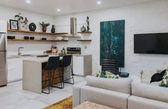 ULTRA MODERN 1 BED IN HEART OF WORTLEY - EXPOSED BRICK