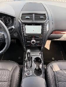 2018 Ford Explorer Platinum 7 Passengers 4WD - Photo 16