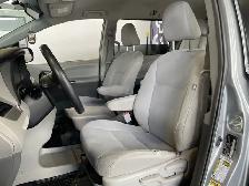 2015 Toyota Sienna - Photo 17