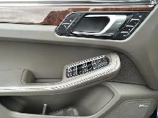 2015 Porsche Macan TURBO AWD/NAVIGATION/B.CAM/PANO ROOF/EXCELLEN - Photo 32