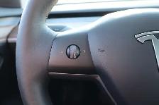 2022 Tesla Model 3 - Photo 16