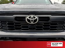 2024 Toyota Tacoma ONE OWNER, NEAR NEW TIRES, NEAR NEW BRAKES... - Photo 9