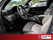 2024 Toyota Tacoma ONE OWNER, NEAR NEW TIRES, NEAR NEW BRAKES... - Photo 13