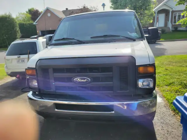 2011 Ford E-250 econo line heavy duty extended van