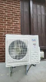 Assistant au installations de climatiseurs