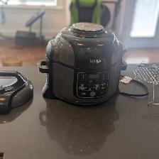 Ninja Foodi Multi-Cooker - Like New - Photo 2