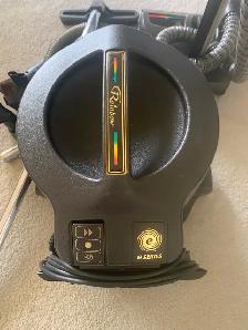 Rainbow Vacuum Cleaner - Photo 4