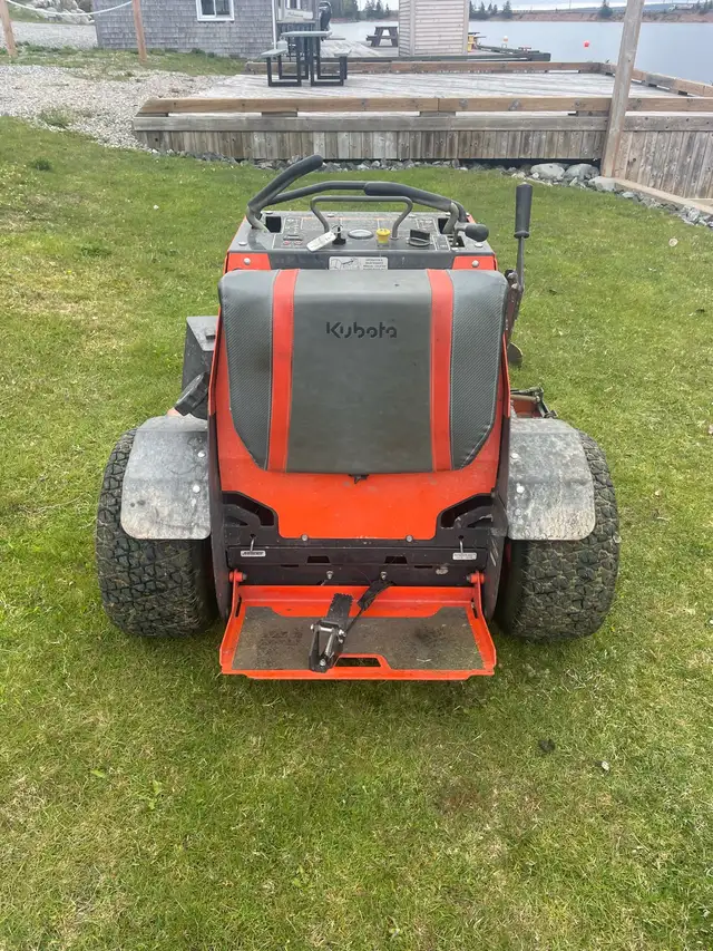 lawn mower zero turn stand on