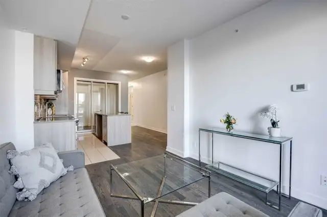 2 Bedrm Condo at Yonge and 16th Ave Richmond Hill