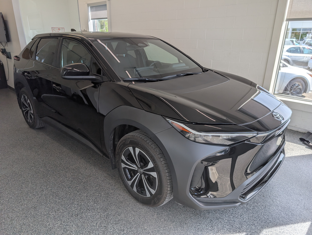 2024 Toyota bZ4X LE