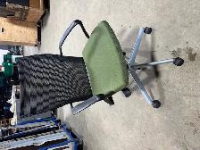 Chairs/ Haworth Very Meeting room chairs mesh back $89.99 each - Photo 2