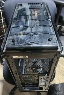 CORSAIR CRYSTAL 570X RGB TEMPERED GLASS ATX CASE – 3 RGB FANS - Photo 10