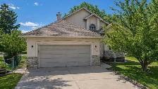 GREAT DEAL! GOLF COURSE! WALKOUT BUNGALOW - Photo 2