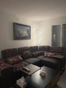 $1,200-furnished room- for female- july1st-Downtown Vancouver - Photo 2