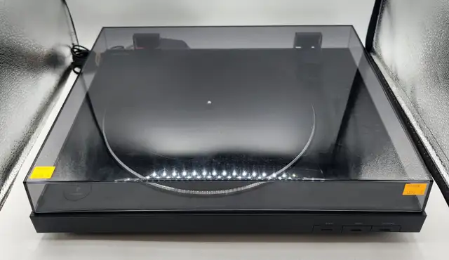 Sony Bluetooth Turntable PS-LX310BT Like New / Never Played