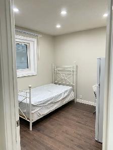 Marlborough area-Furnished room for rent (Main floor) - Photo 4