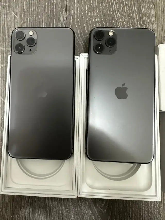 iPhone 11 PRO MAX 512GB - Mint Condition!