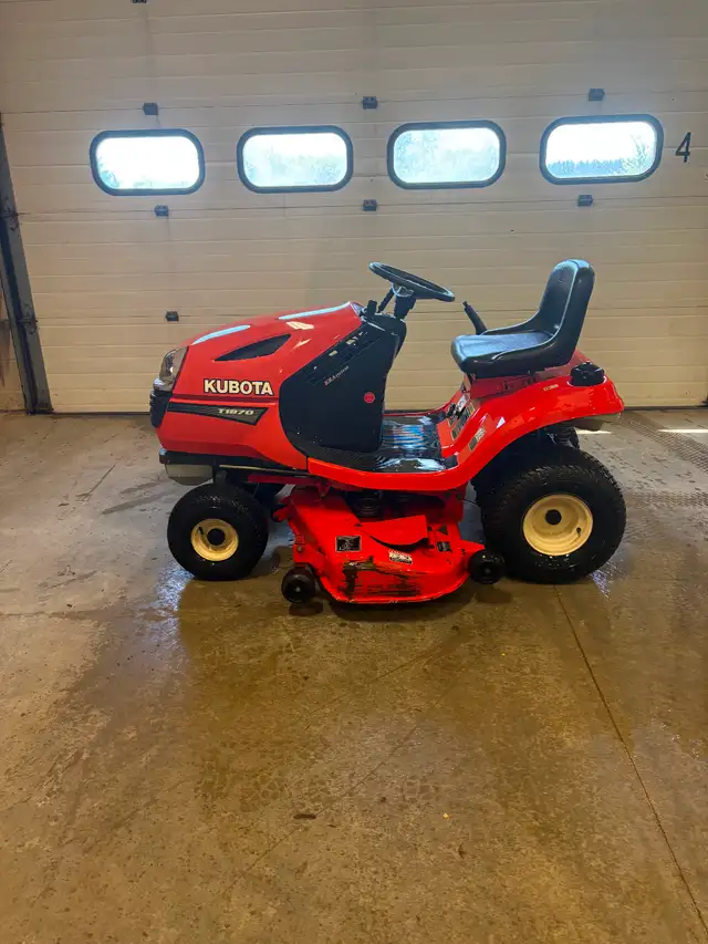 T1870 Kubota Lawn Mower