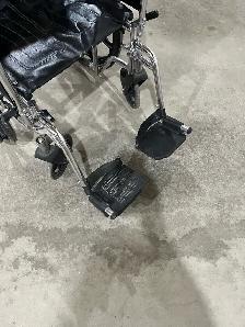 wheelchair - Photo 2