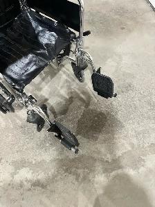 wheelchair - Photo 3