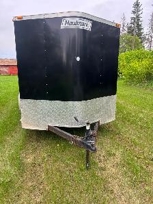 Black Enclosed Haulmark Trailer - Photo 2