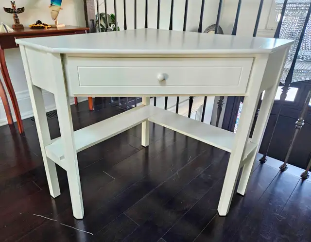 White Painted Wood Corner Desk (w Single Drawer & Lower Shelf)