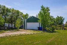 Stunning 5bdrm BNG w/ 40x24 heated shop sitting on 5 acres - Photo 10