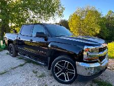 2017 Chevy Silverado 1500 LT 4X4 - Photo 2