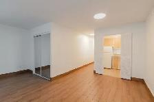 studio apartment with den available for September - ID 3434