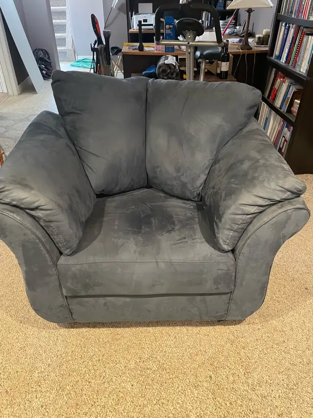 chair, like new condition