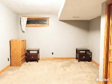 Bright and clean bedroom in Walk-out basement for rent in SW - Photo 2