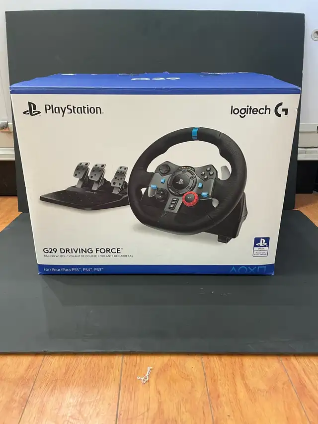 LOGITECH G29 DRIVING FORCE RACING WHEEL & PEDAL