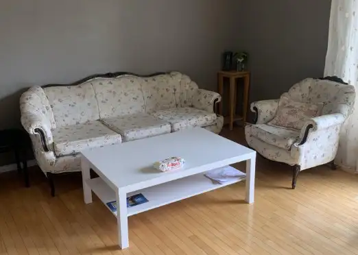 white desk $15